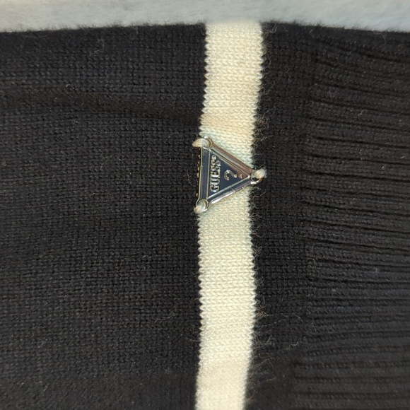 2/40 Striped Guess turtleneck sweater - Picture 6 of 12